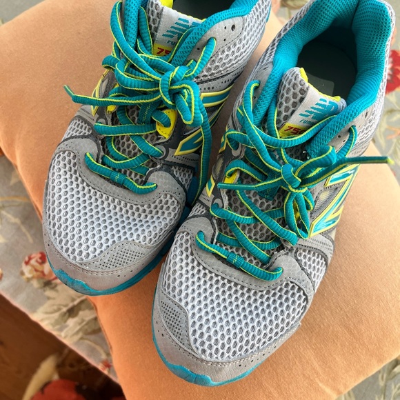 New Balance 750 V2 Teal and Gray Running Shoes Size 7 - Picture 4 of 5